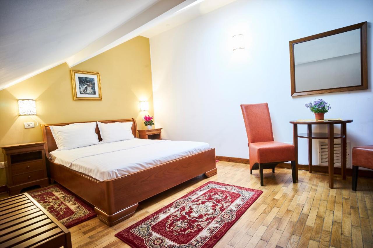 Cozy Attic Room V บูคาเรสต์ ภายนอก รูปภาพ